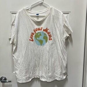 White Old Navy “love your mama” nursing t shirt